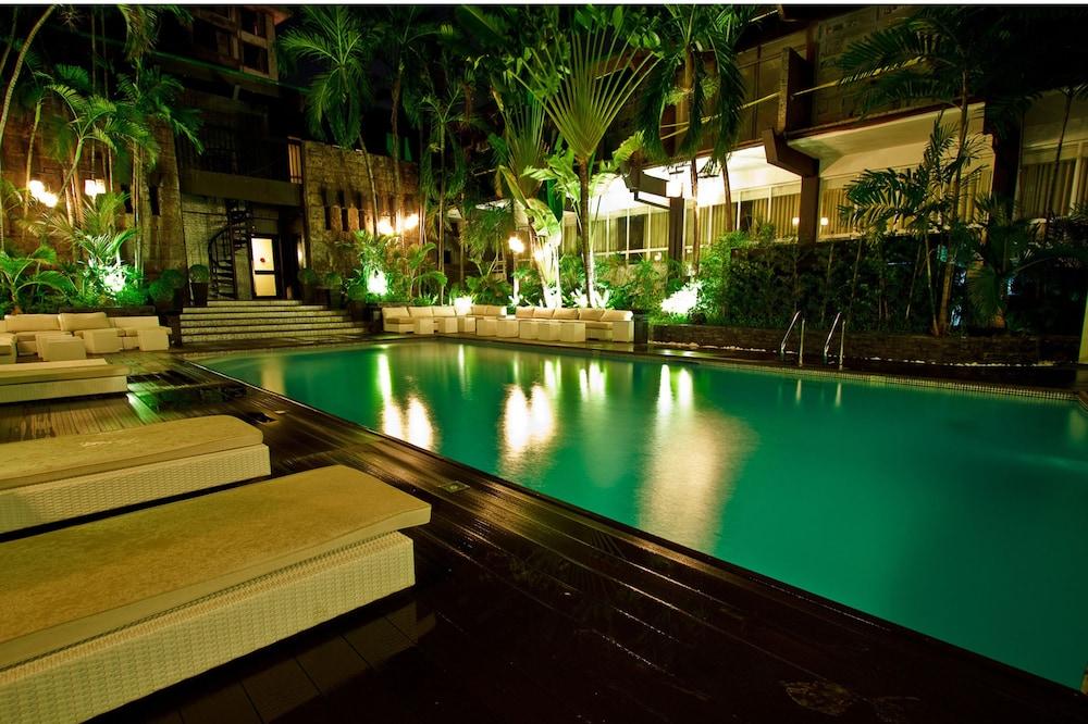The Sulo Riviera Hotel Quezon City Exterior photo