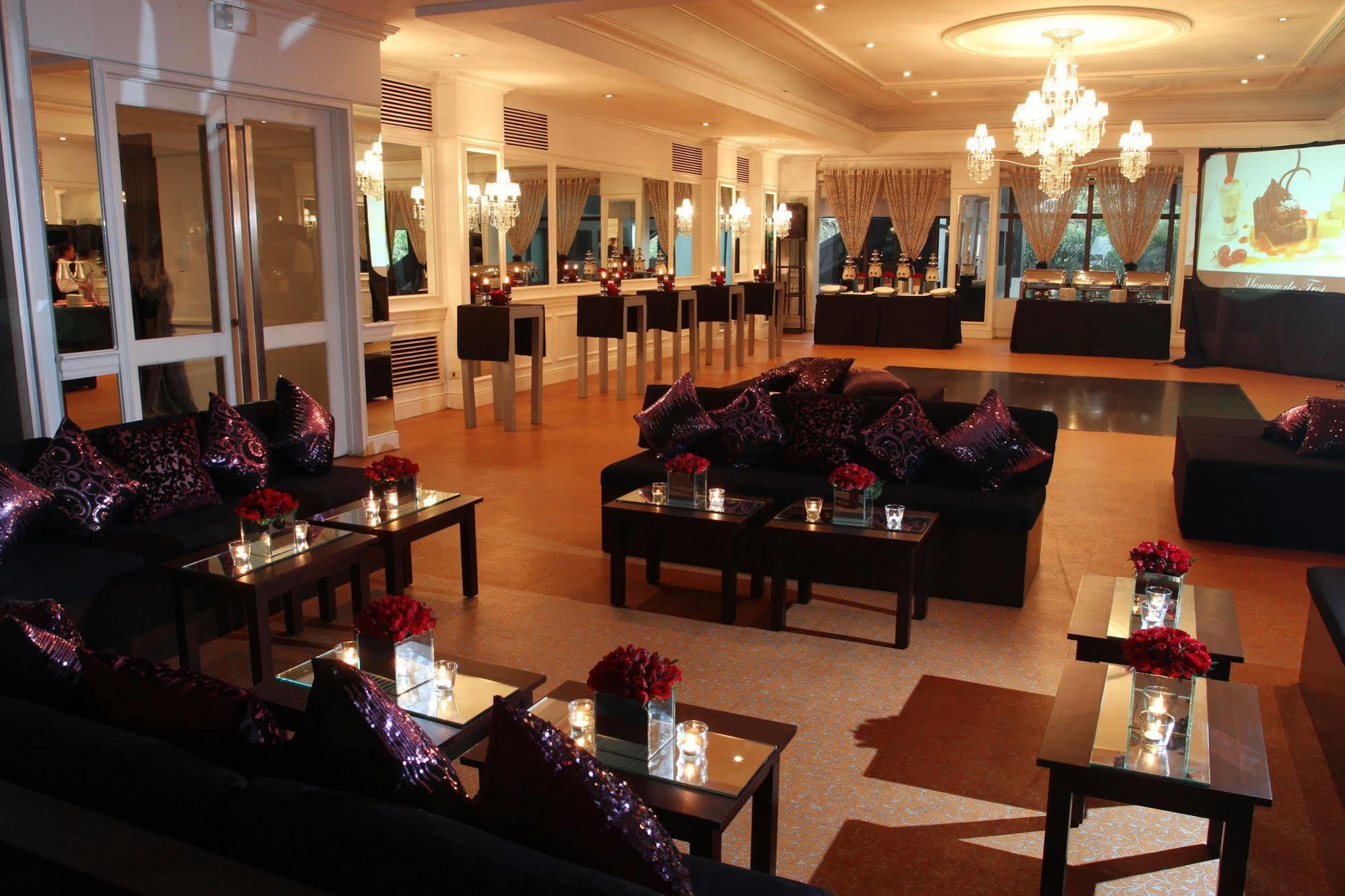 The Sulo Riviera Hotel Quezon City Exterior photo