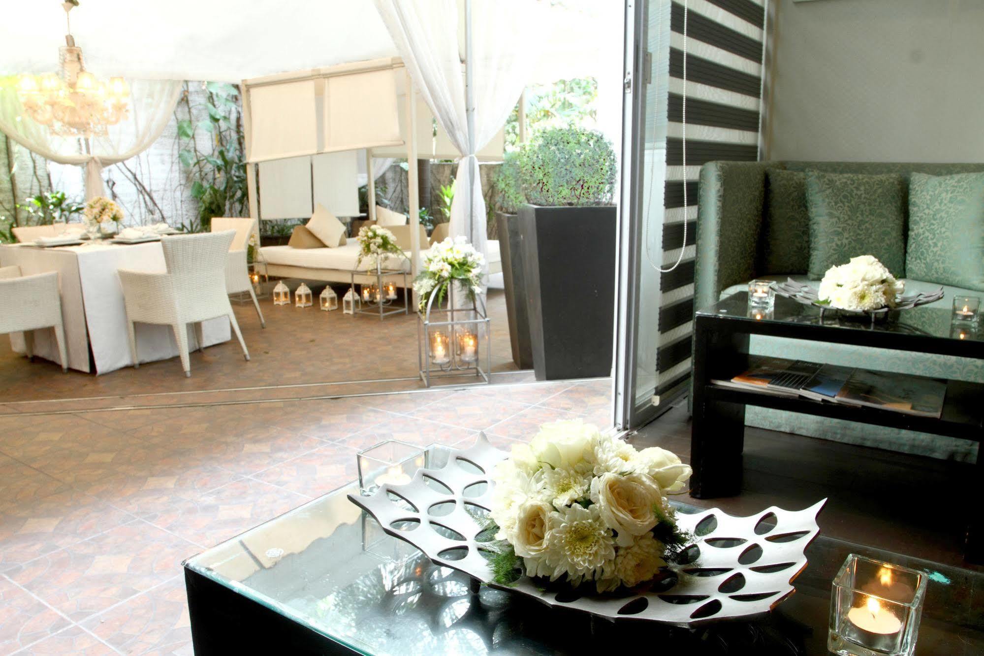 The Sulo Riviera Hotel Quezon City Exterior photo