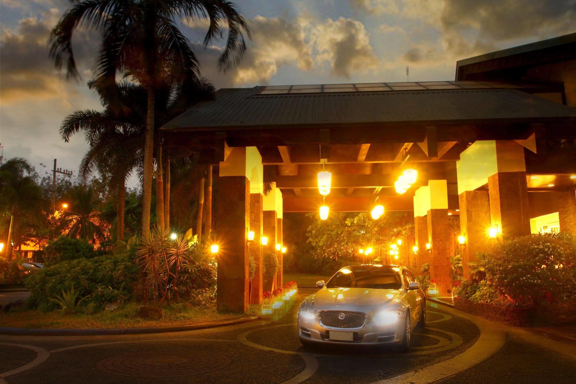 The Sulo Riviera Hotel Quezon City Exterior photo
