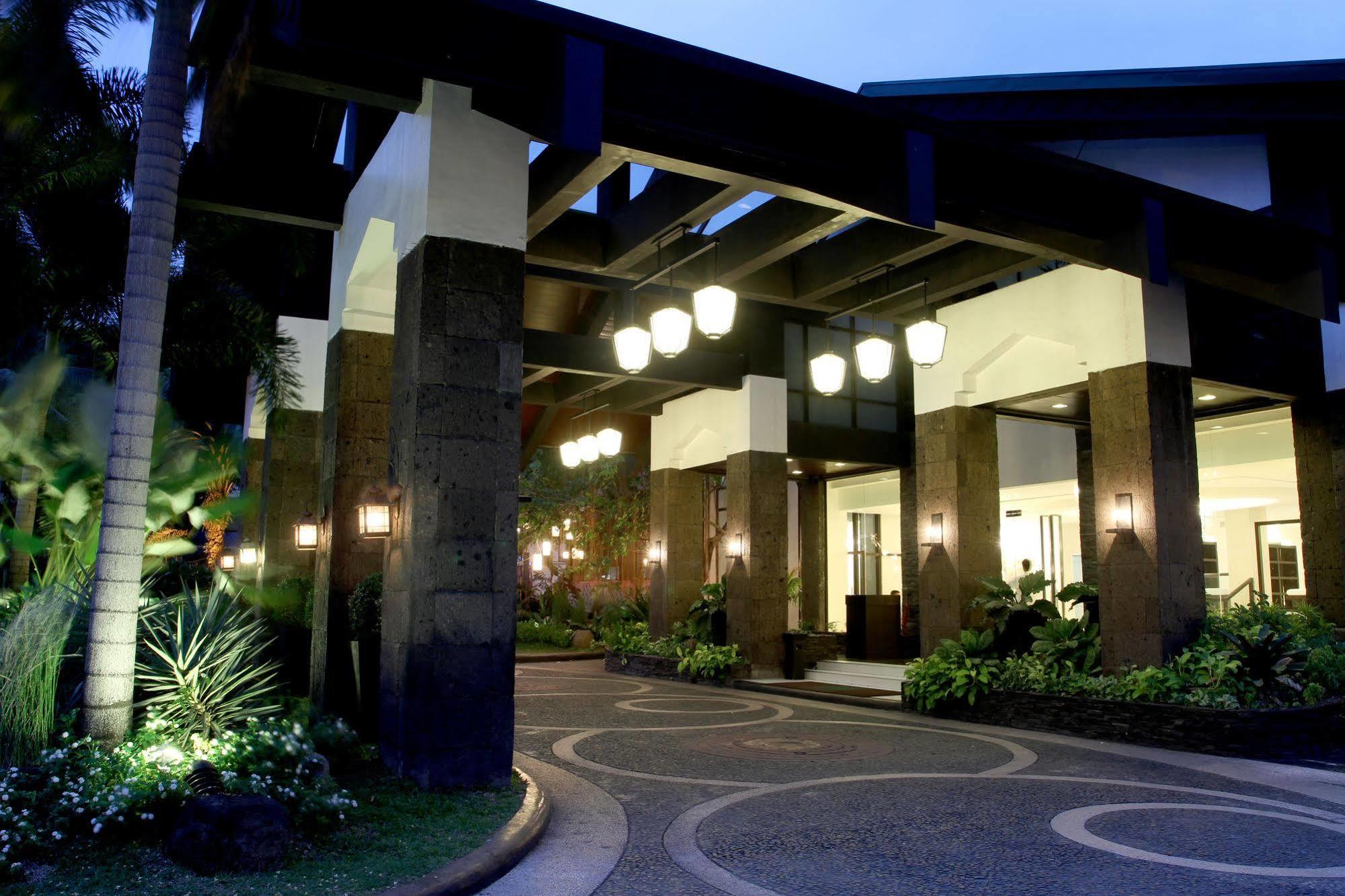 The Sulo Riviera Hotel Quezon City Exterior photo