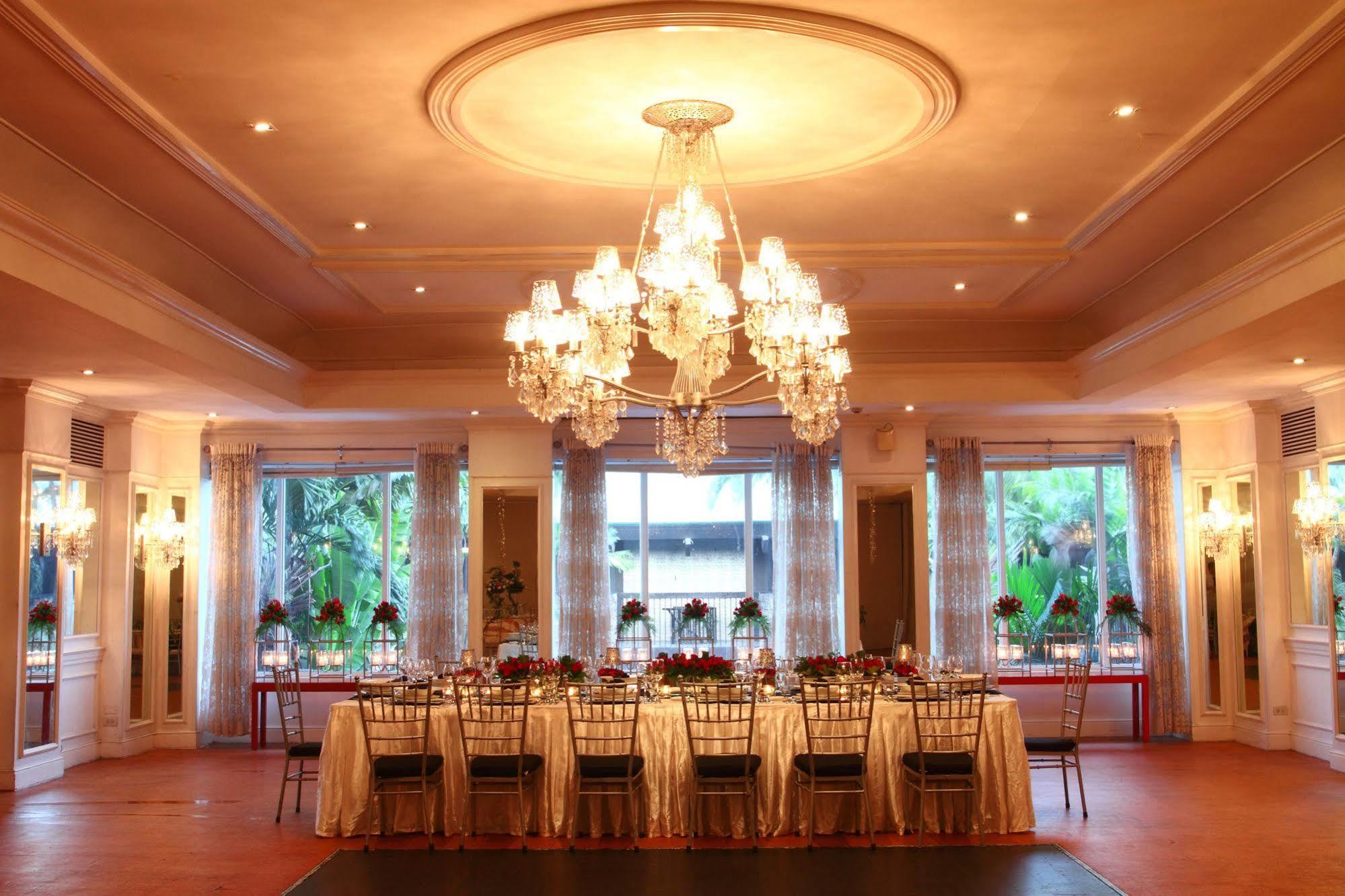 The Sulo Riviera Hotel Quezon City Exterior photo